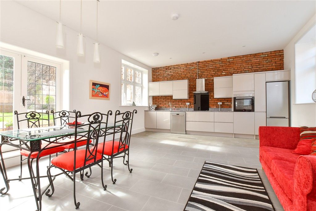 Property photo 3 of 10 Kitchen/ Living Room