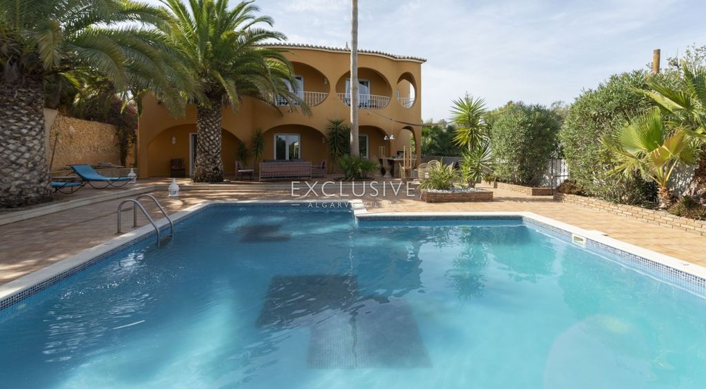 Property photo 2 of 33