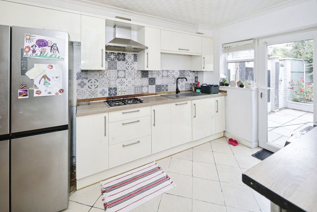 Property photo 3 of 18 Pbox-Img.Jpg