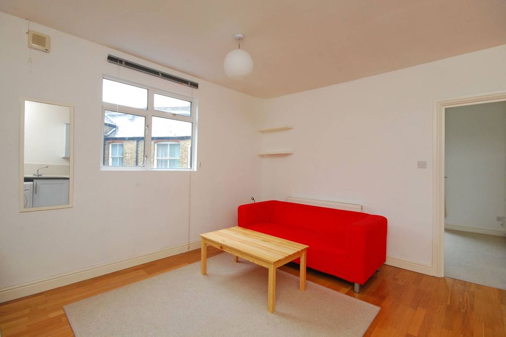 Property photo 3 of 6