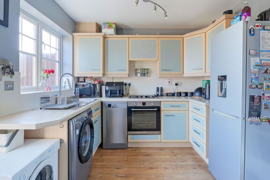 Property photo 3 of 14 Kitchen