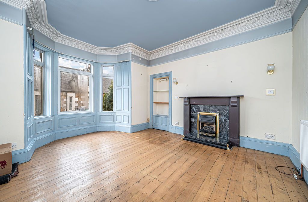 Property photo 3 of 21 Lounge