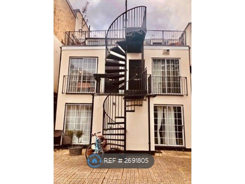 Property photo 1 of 21 Georgian Flat In Converted Inn