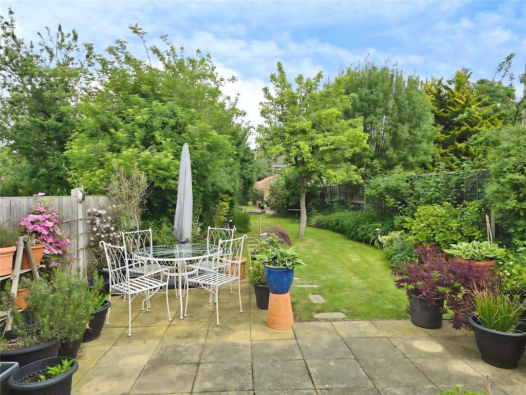 Property photo 2 of 29 Picture No. 41