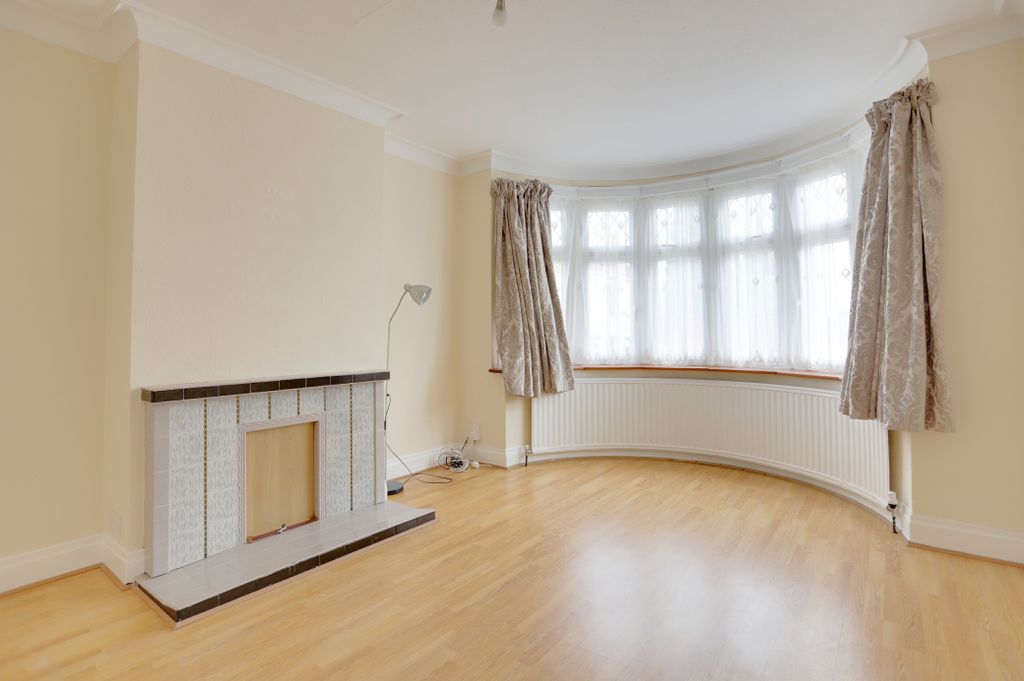Property photo 2 of 11 1