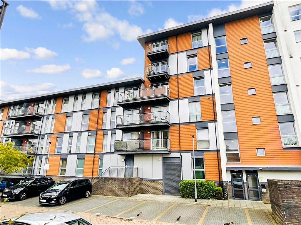 Property photo 1 of 10 Front