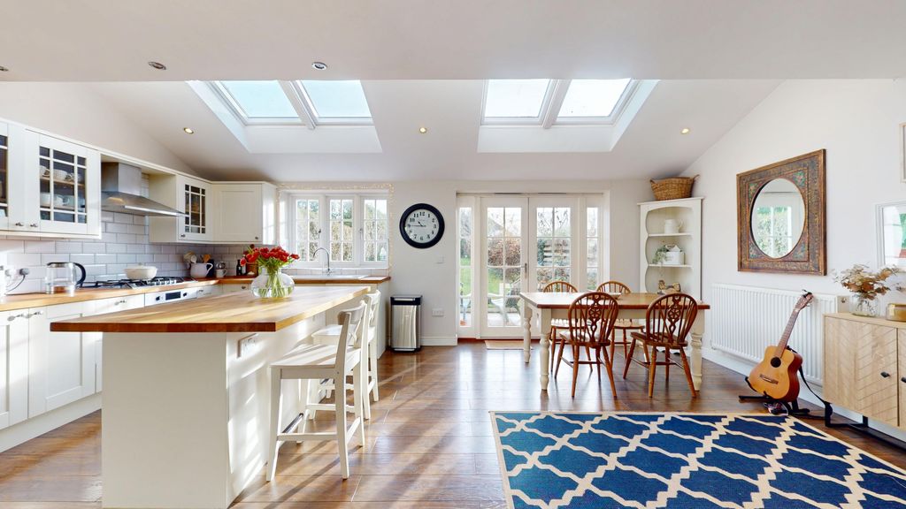 Property photo 2 of 22