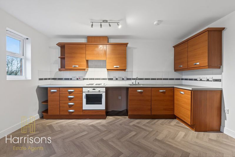 Property photo 1 of 16 Photo 8