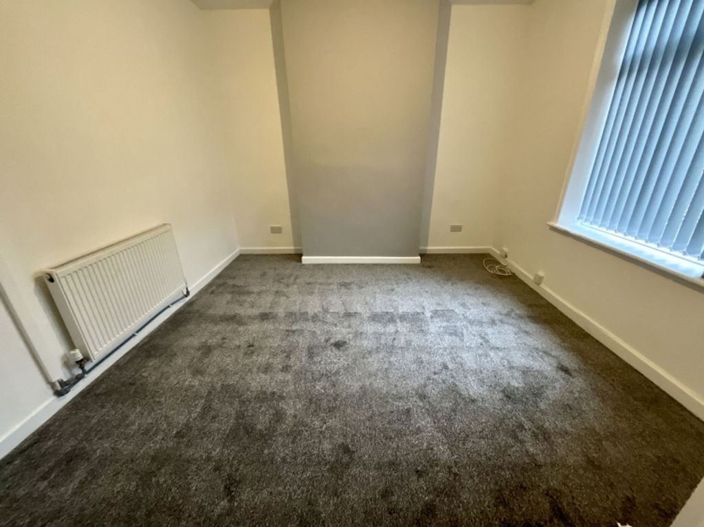 Property photo 2 of 8 58C6CE48-D568-4Dd6-952B-Df7Ad1784985