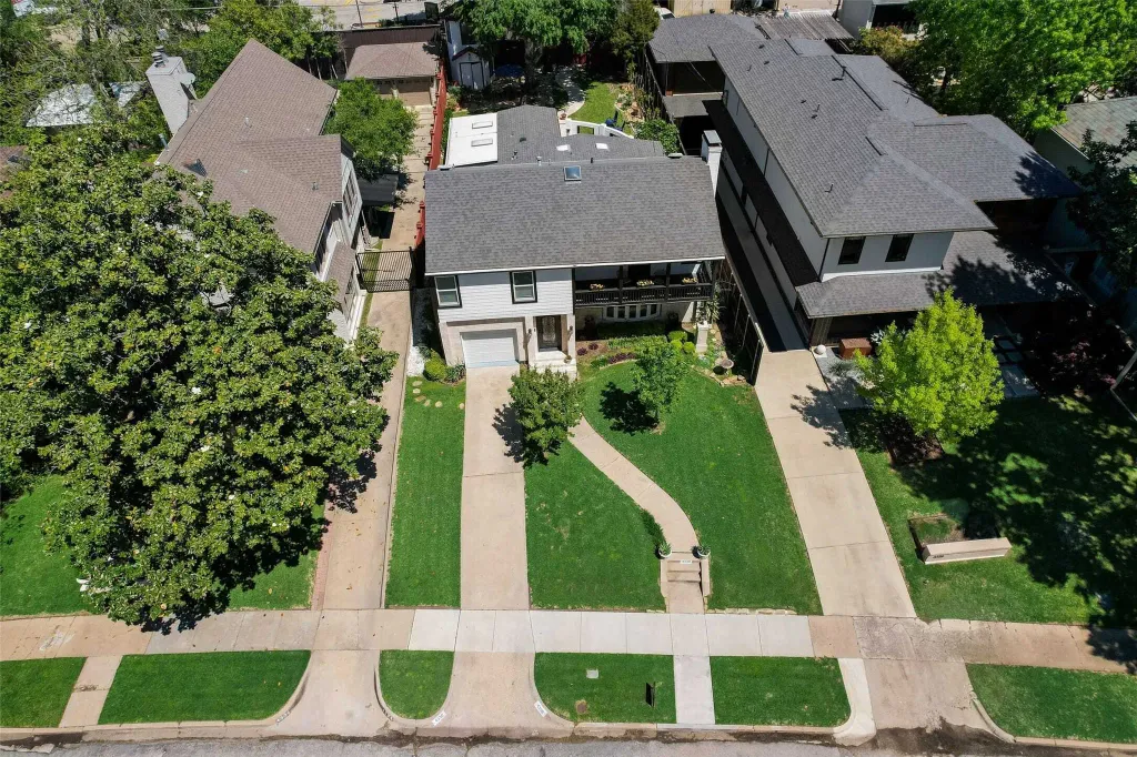 Property photo 1 of 31