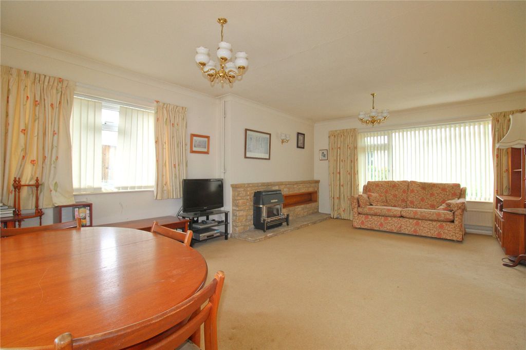 Property photo 3 of 15 Picture No. 32