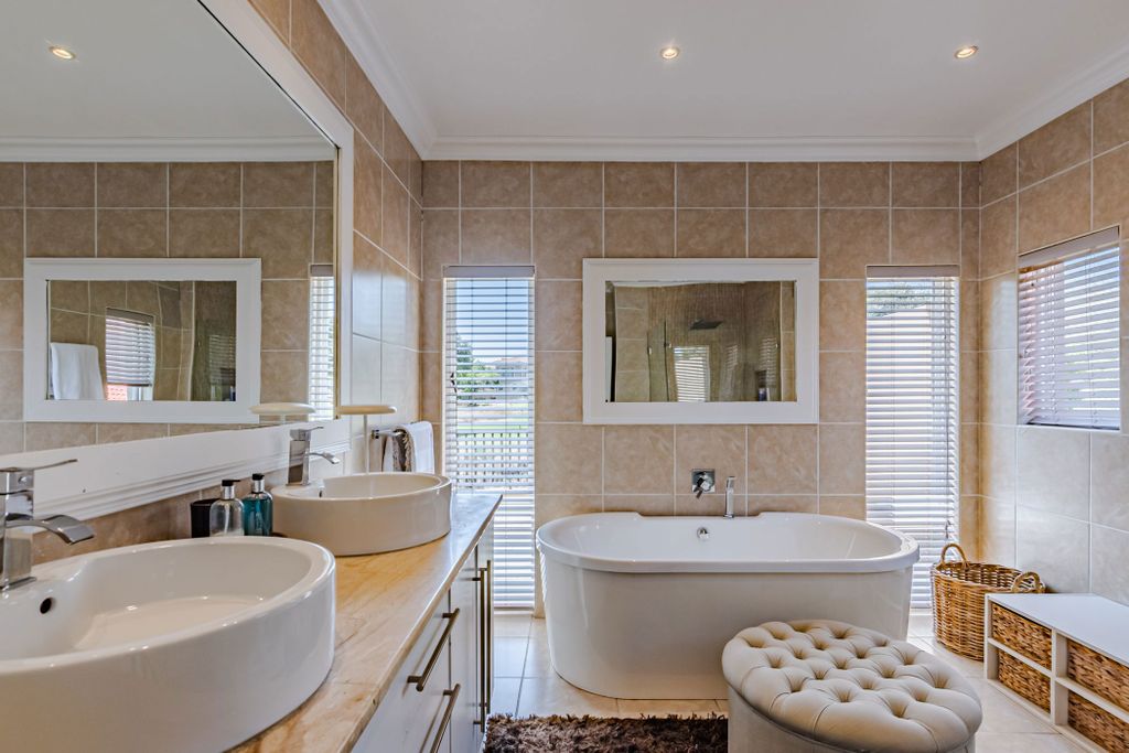 Property photo 3 of 80 Cn1715433