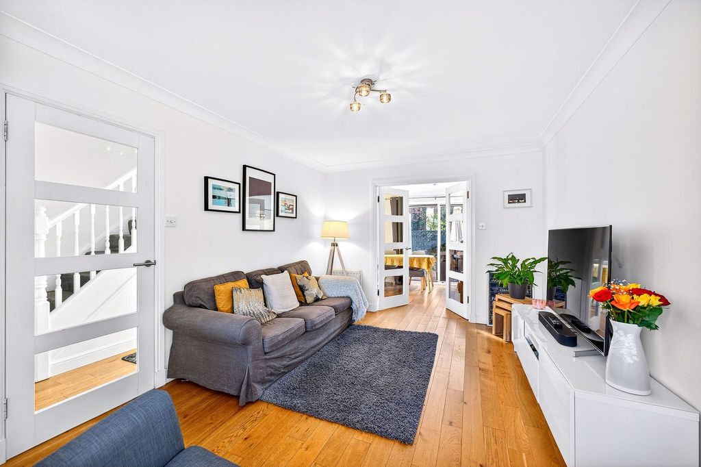 Property photo 3 of 62 Lounge