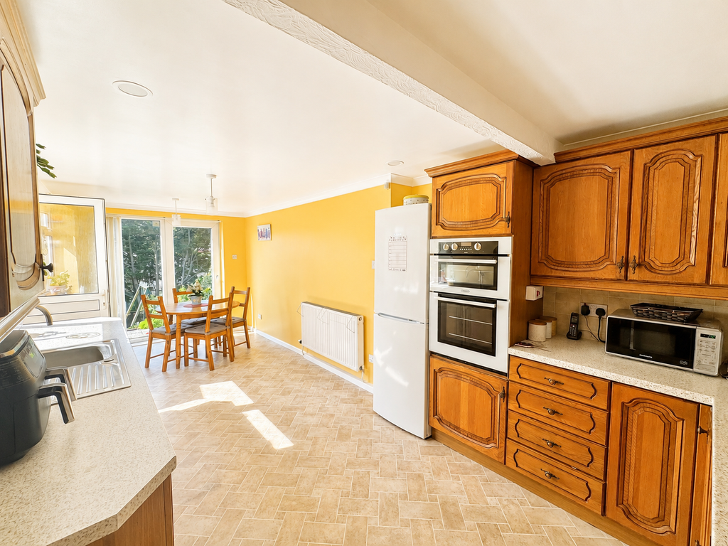 Property photo 3 of 23 Kitchen/Dining Room