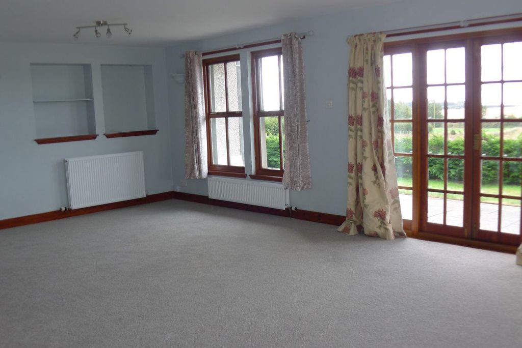 Property photo 2 of 25