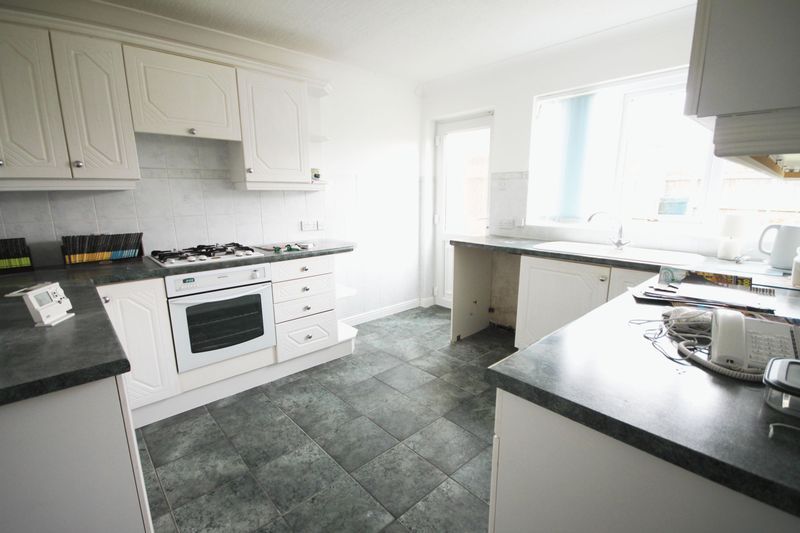 Property photo 2 of 8 Kitchen