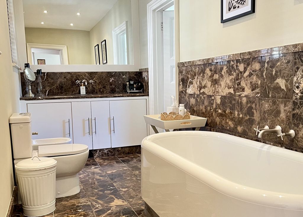 Additional image 7 of 2 bed flat for saleBathwick Hill, Bath BA2