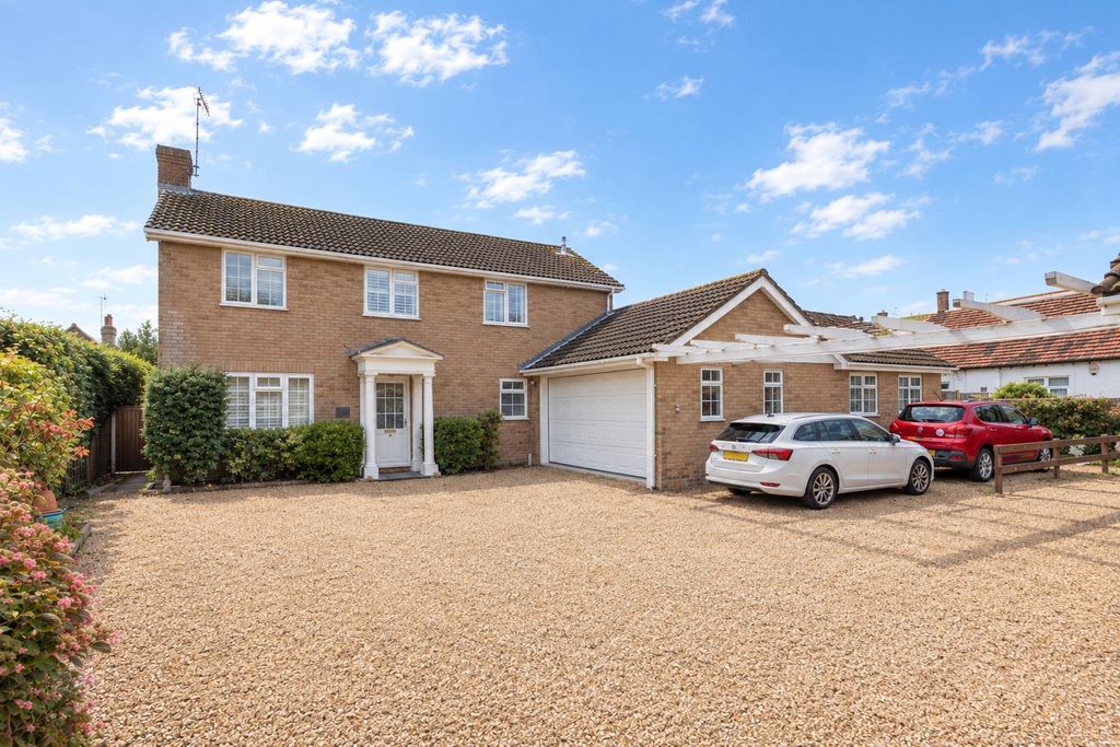 Property photo 1 of 16 5452Cf40-2064-4c73-B802-F7E90Be2c95c.Png