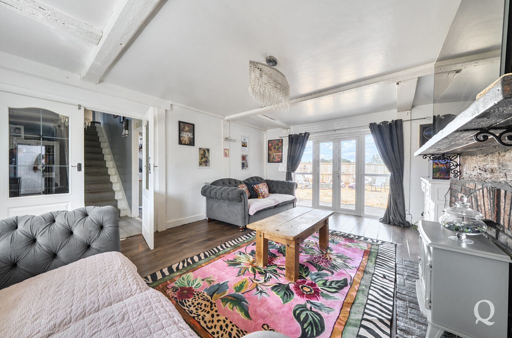 Property photo 2 of 25 F4F0d8E4-Bddd-407...
