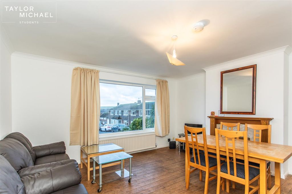 Property photo 3 of 12 Living Room