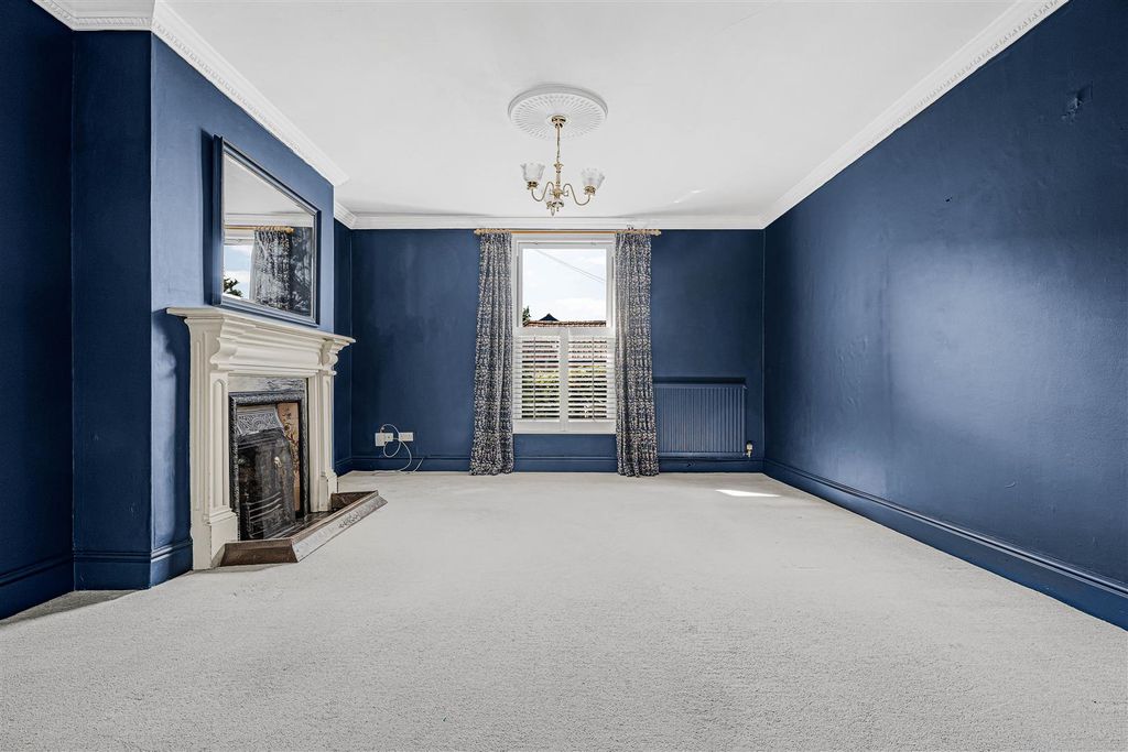 Property photo 2 of 19 24_87643.Jpg