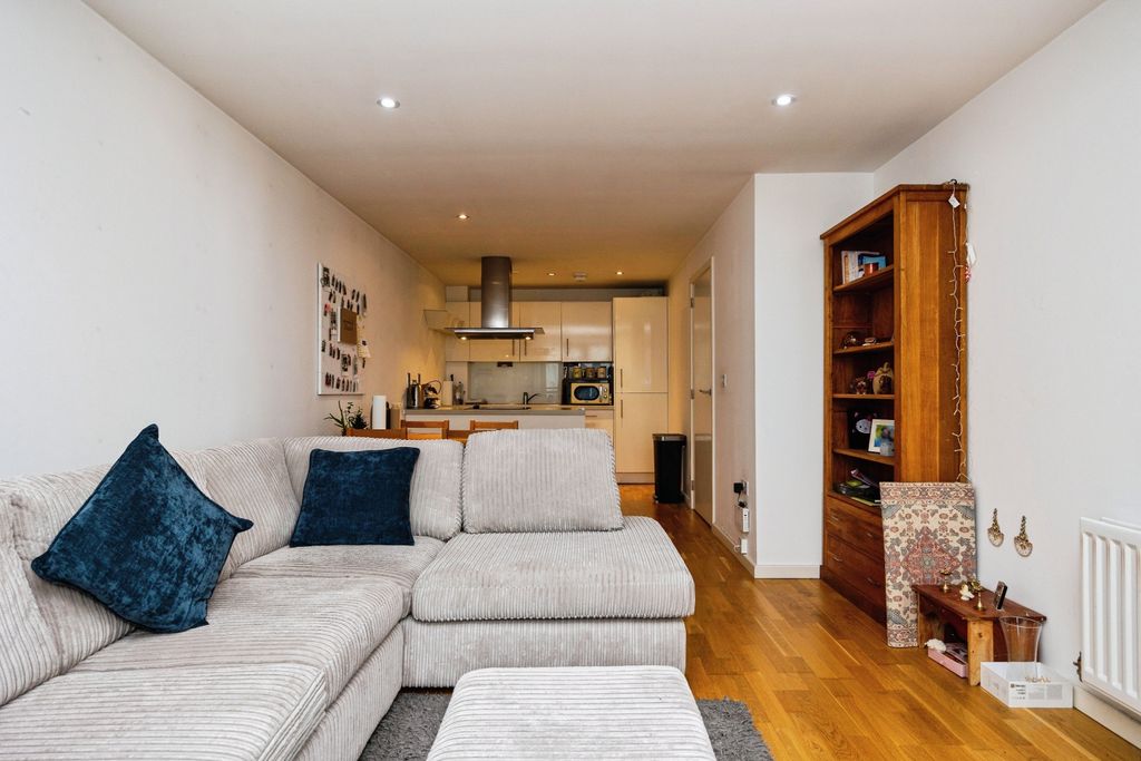 Property photo 3 of 12