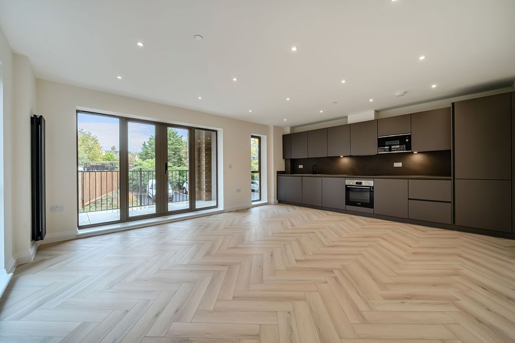 Property photo 3 of 23