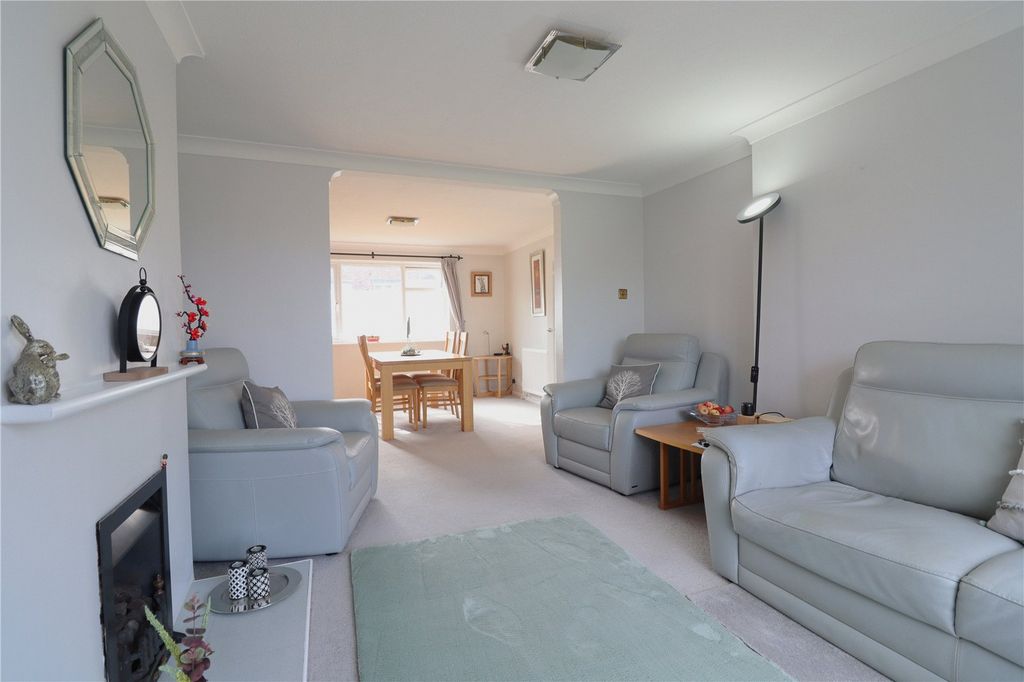 Property photo 3 of 17 Living/Dining Room