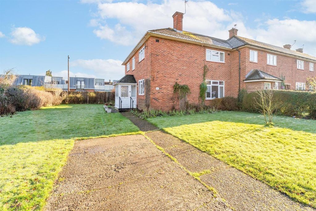 Property photo 1 of 16 Buckingham Road