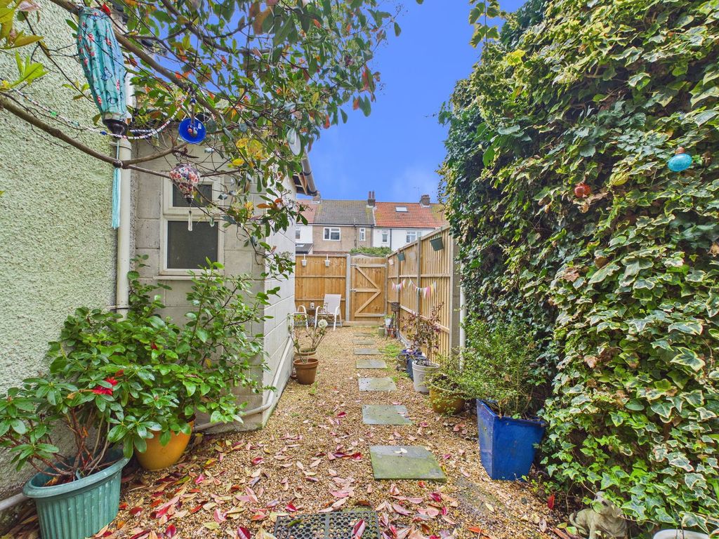 Property photo 2 of 14