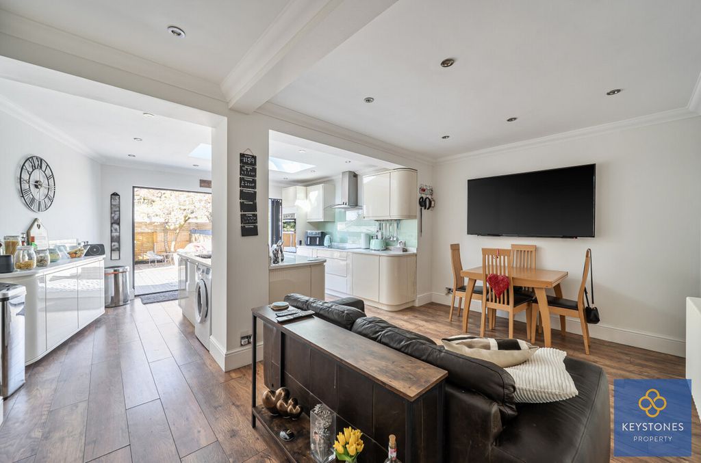 Property photo 3 of 19