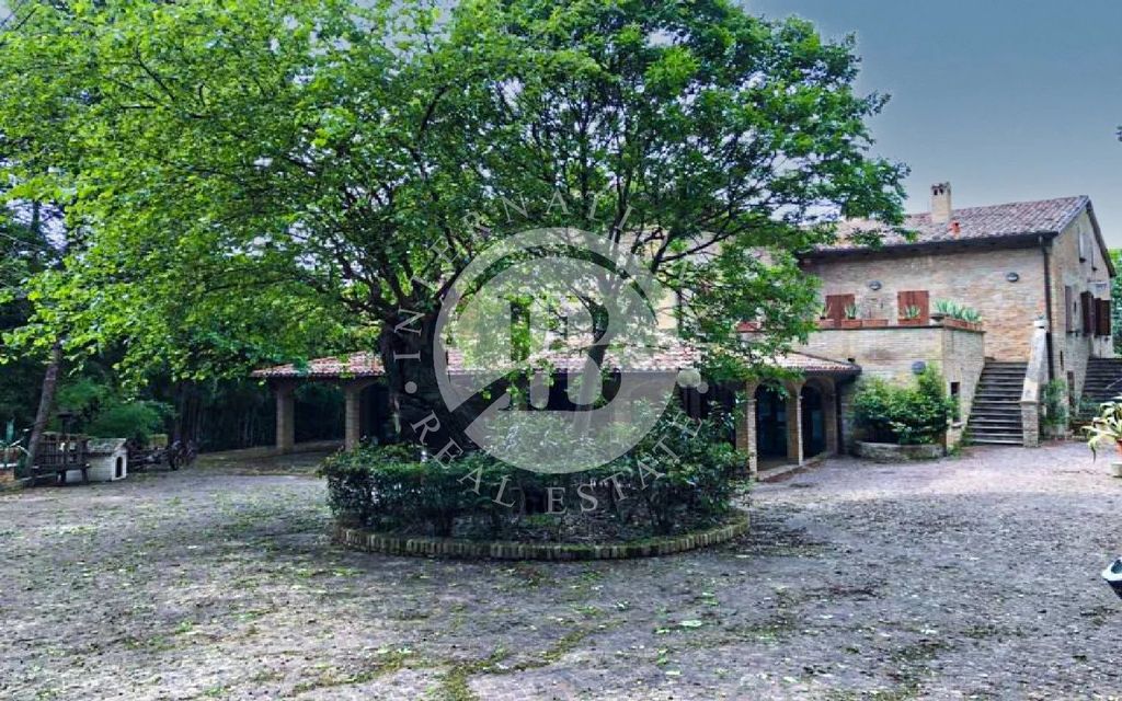 Property photo 2 of 6