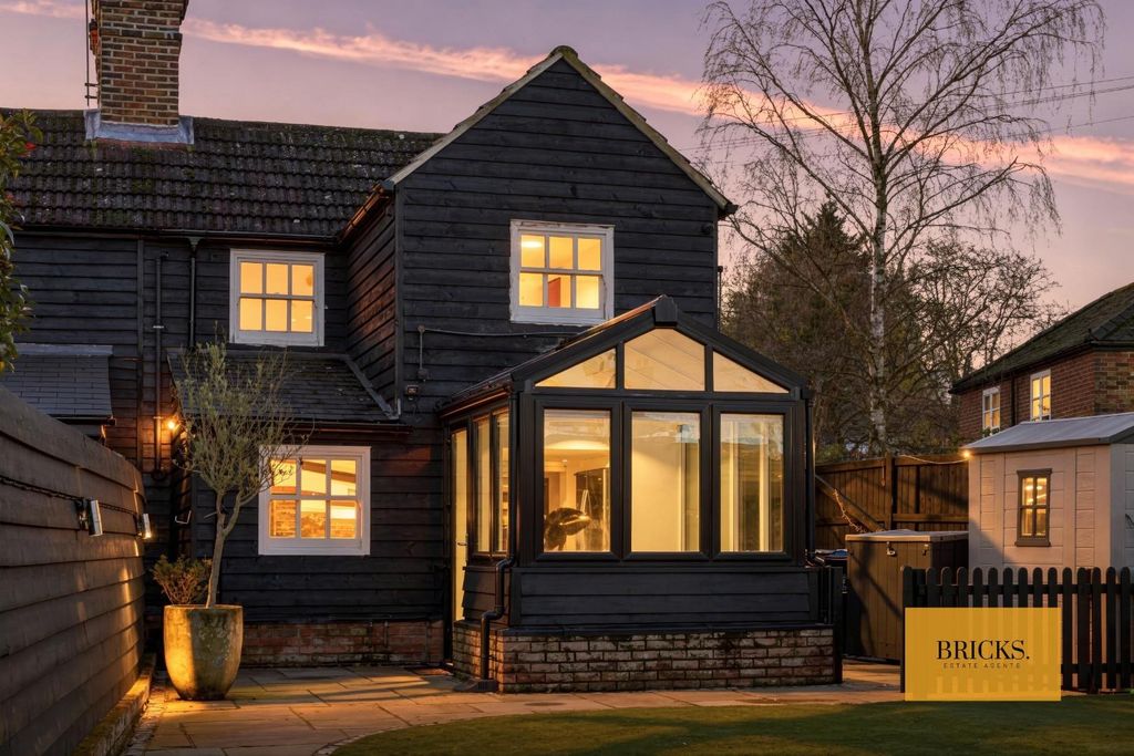 Property photo 1 of 32