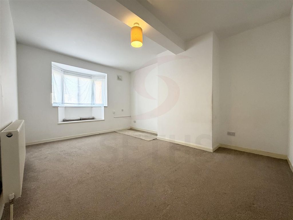 Property photo 1 of 8 Reception Room
