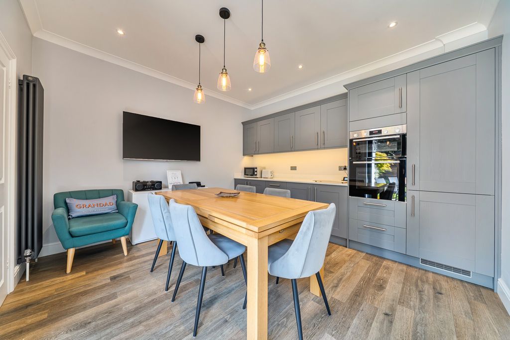 Property photo 3 of 22 Kitchen