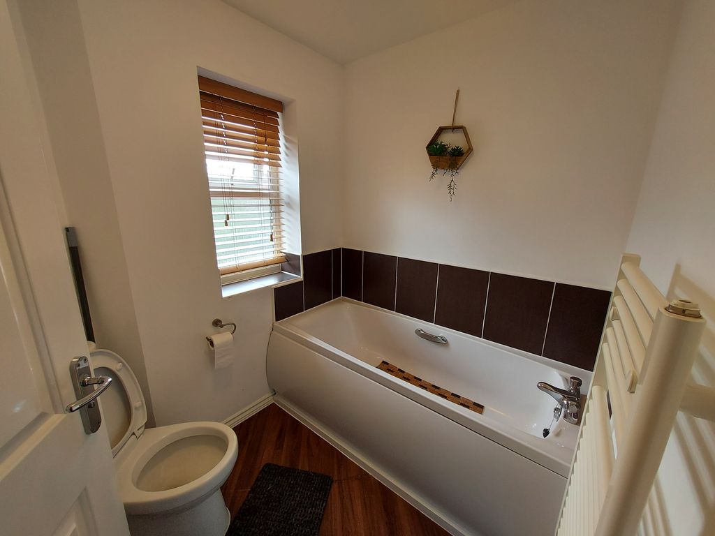 Property photo 3 of 6 Bathroom