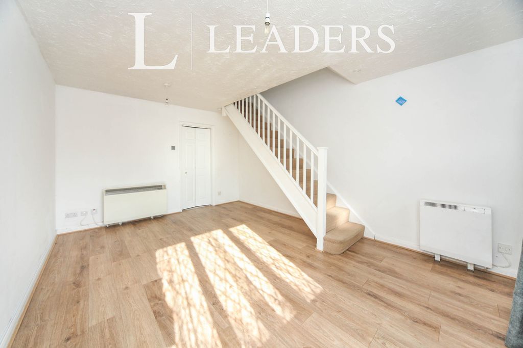 Property photo 2 of 11 2