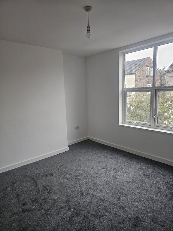Property photo 2 of 32