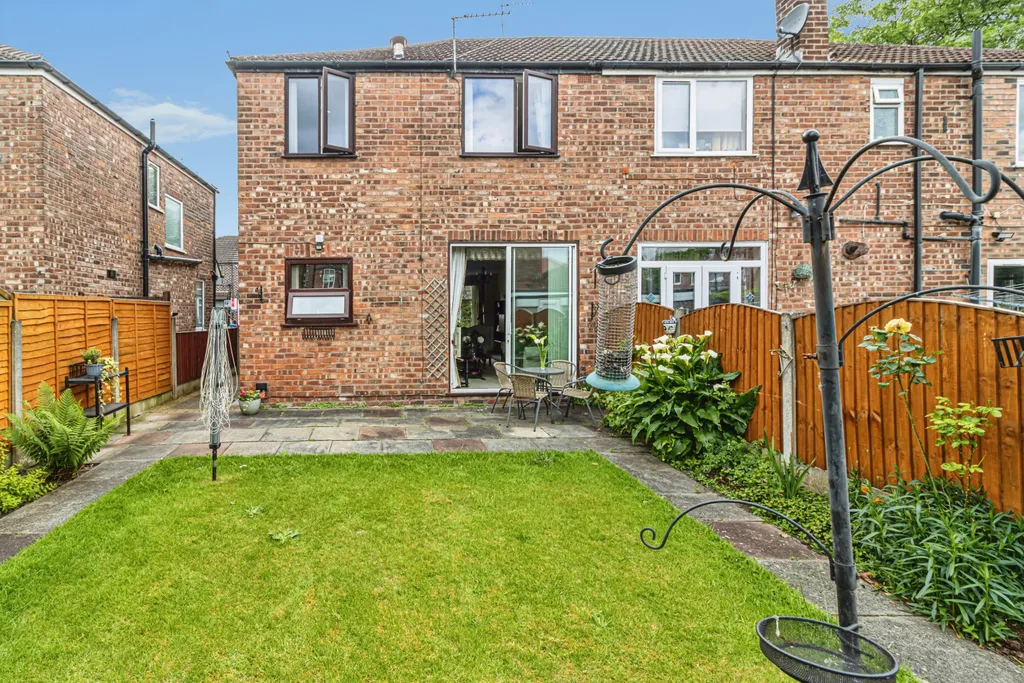 House in Trafford, Greater Manchester - More
