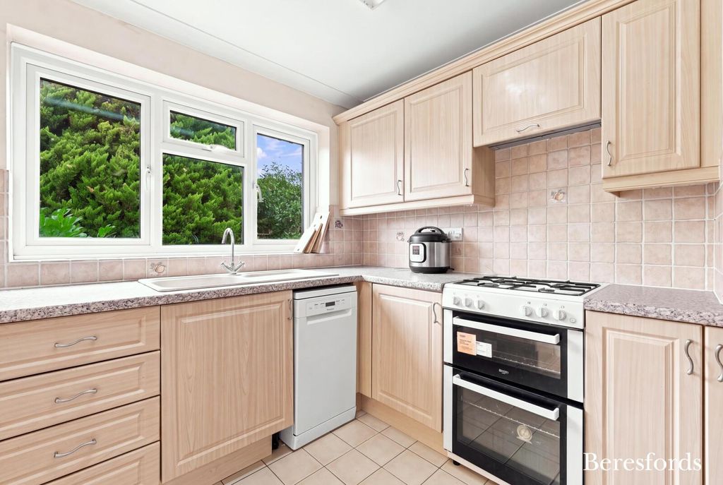 Property photo 3 of 19 Picture No. 17