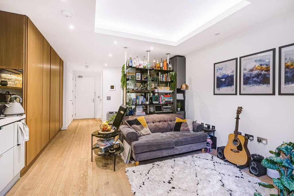 Property photo 2 of 9