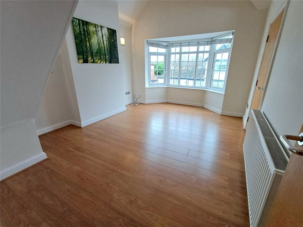 Property photo 3 of 11 Picture No. 02