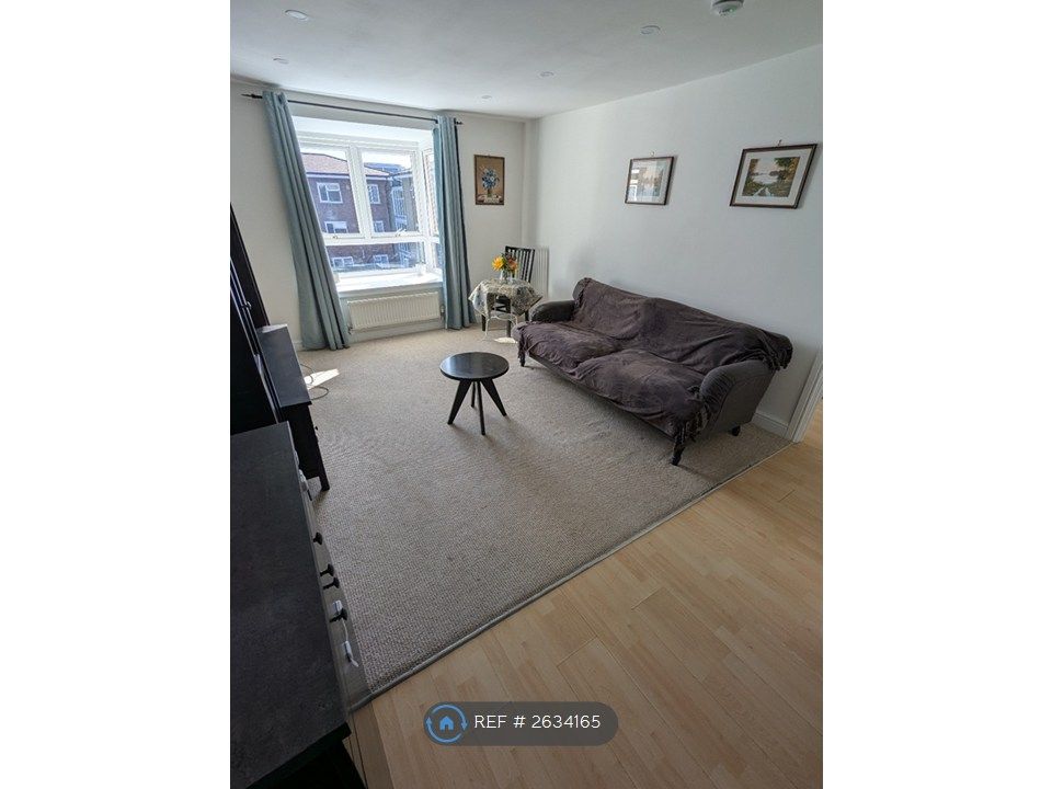 Property photo 1 of 16 Living Room