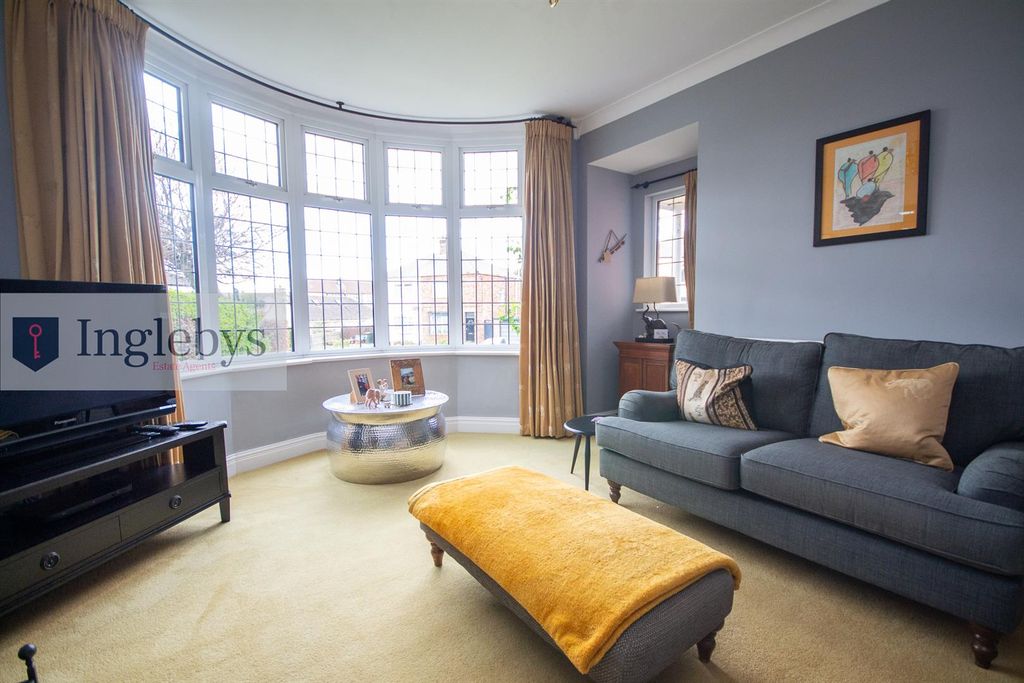 Property photo 2 of 55