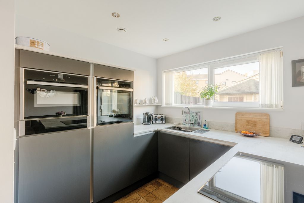 Property photo 3 of 24 Photo 7