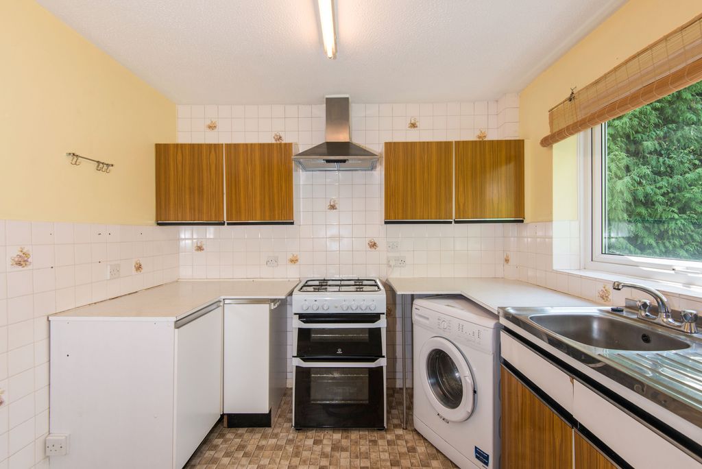 Property photo 2 of 7 Kitchen.Jpg