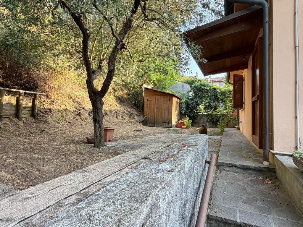 Property photo 1 of 13 Detached House In The Centre With Garden And Panoramic View