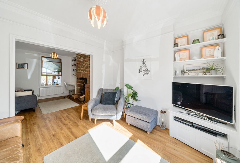 Property photo 2 of 14 1357152-15-68d58A...