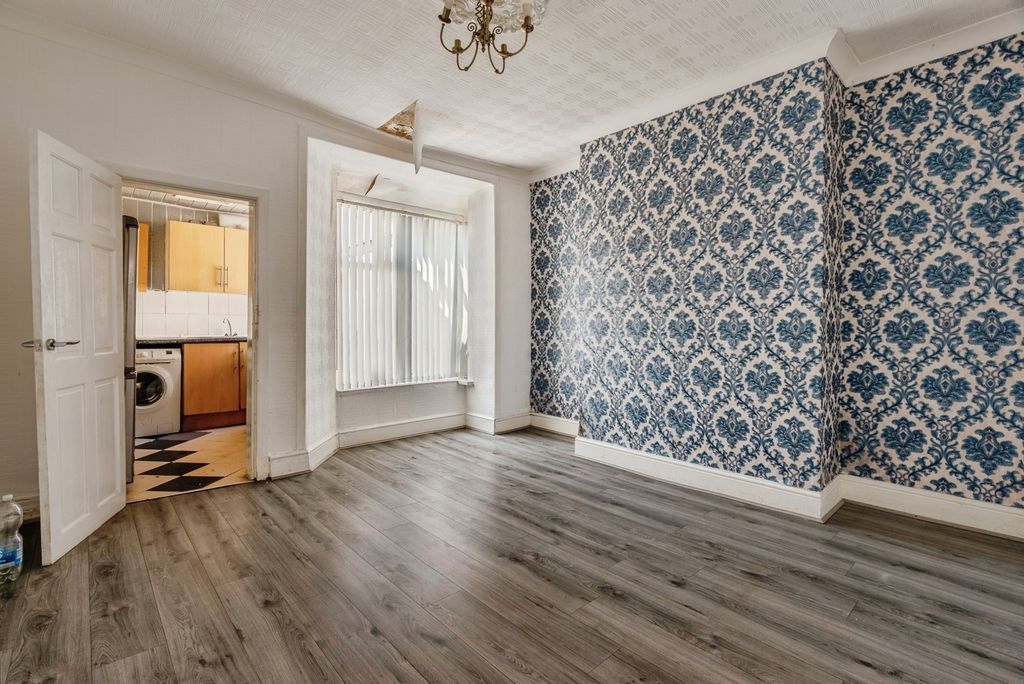 Property photo 3 of 15 Photo