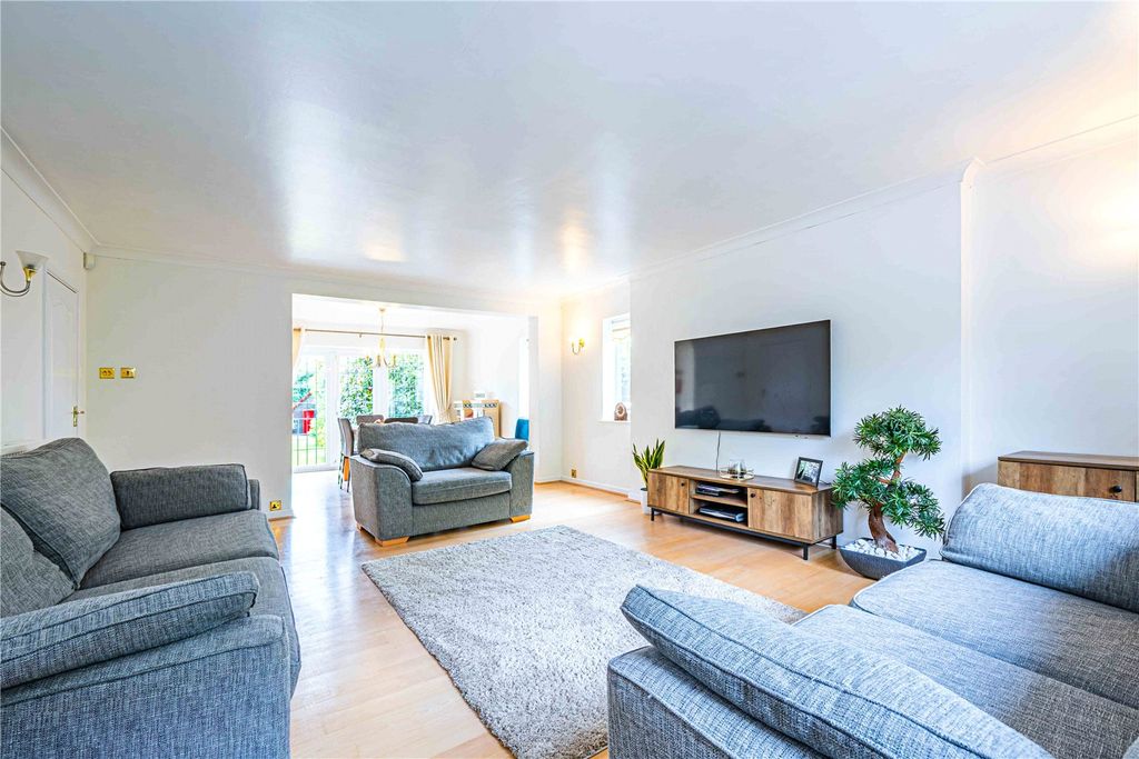 Property photo 2 of 18 Picture No. 16